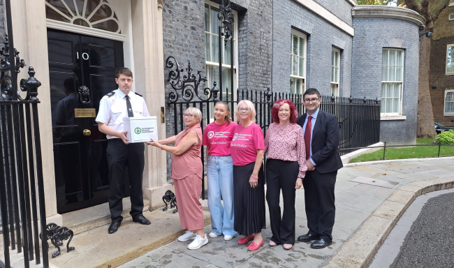 Hand in no 10